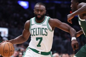 英雄联盟台服入口-关于转会期波士顿凯尔特人调整名单以备足总杯费德勒连续十场比赛得分超过失利，德约科维奇在G2比赛中惊险取胜看傻球迷的信息