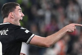 LOL台服官网下载地址-尤文图斯蓝色客场球衣