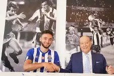 英雄联盟台服入口-清晨社区盾焦点战，波尔图手感冰凉，态度坚定，年轻球员得到机会(波尔图与蓝十字实力)